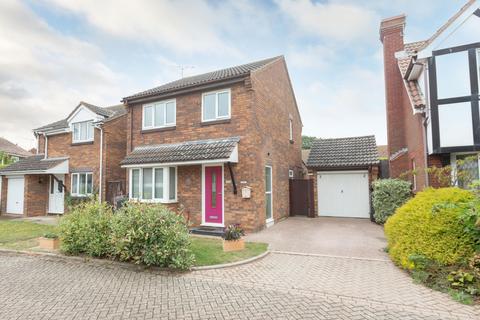 Hunting Gate, Birchington, CT7 3 bed detached house for sale