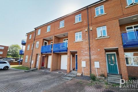 Fletton Avenue, Peterborough PE2 4 bed townhouse for sale