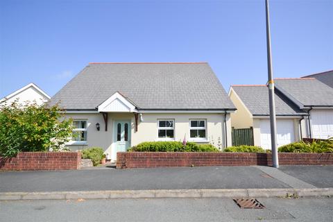 Maes Waldo, Fishguard 2 bed detached bungalow for sale