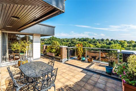 West Hill, Oxted, Surrey, RH8 3 bed penthouse for sale