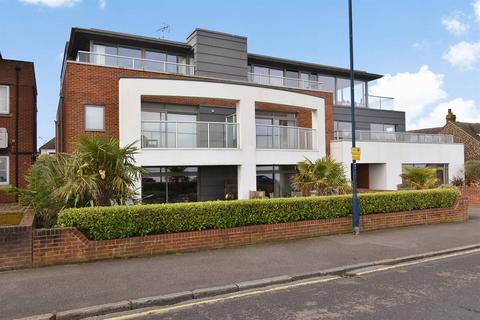 Marine Parade, Tankerton, Whitstable 2 bed apartment for sale