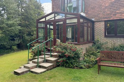 Pyrford Gardens, Lymington SO41 1 bed apartment for sale