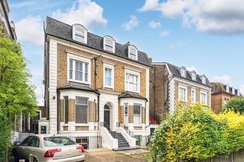 Mount Ephraim Road, Streatham Hill... 3 bed flat for sale