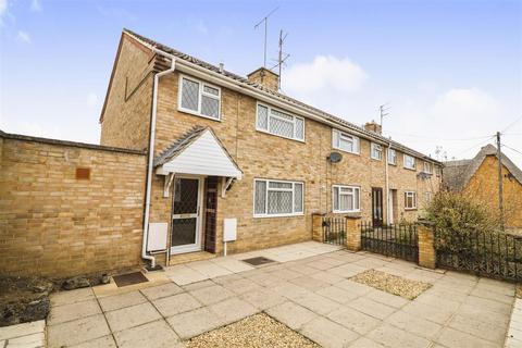 High Street, Irchester NN29 2 bed end of terrace house for sale