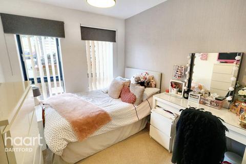 The Rise, Greenhithe 2 bed flat for sale