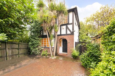 Upper Richmond Road, East Sheen, London 3 bed semi