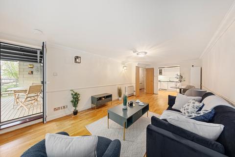 Thistley Court, Glaisher Street... 2 bed apartment for sale