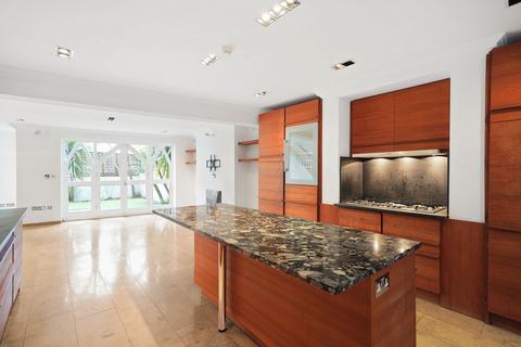 Hamilton Gardens, St John's Wood, NW8 4 bed semi