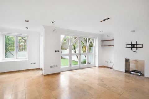 Hamilton Gardens, St John's Wood, NW8 4 bed semi