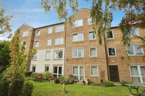 33 Homewell House, Kidlington, OX5 1 bed apartment for sale