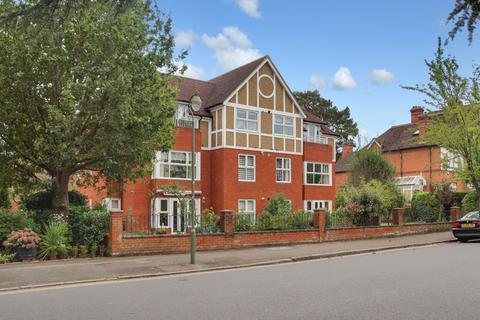 Foley Mews, Claygate, KT10 2 bed flat for sale