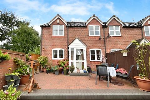 2 bedroom semi-detached house for sale