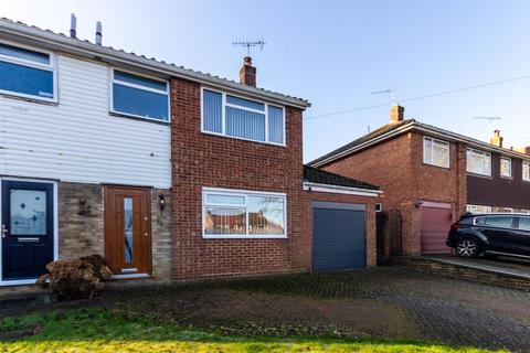 Wheatlock Mead, Redbourn, St. Albans... 3 bed semi