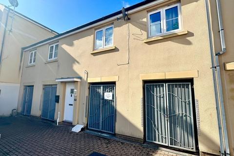 Mckay Avenue, Torquay, TQ1 4FD 3 bed terraced house for sale