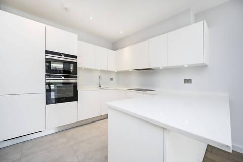 Southern Row, Ladbroke Grove, London... 3 bed flat for sale