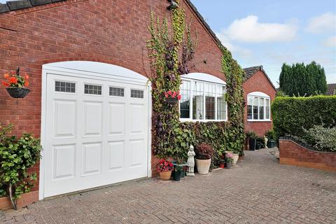 4 bedroom detached bungalow for sale