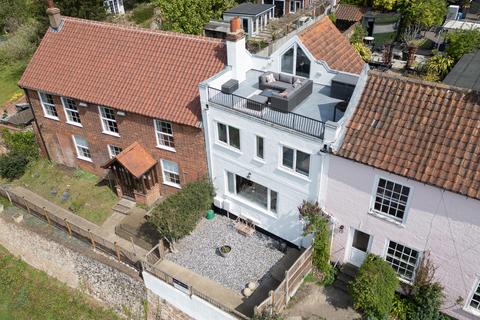 Cliff Cottages, Puddingmoor, Beccles 3 bed terraced house for sale
