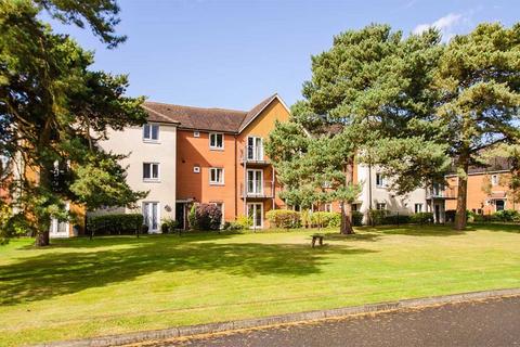 Pine Tree Close, Burntwood WS7 2 bed apartment for sale