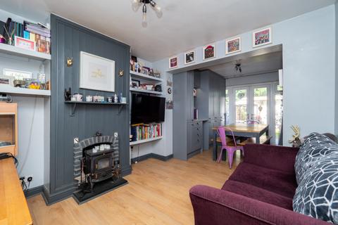 4 bedroom end of terrace house for sale