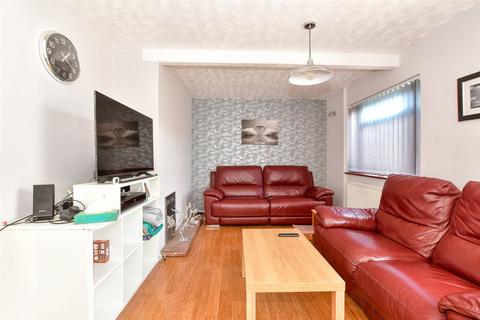 Burns Crescent, Tonbridge, Kent 3 bed detached house for sale
