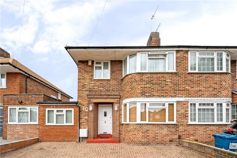 Du Cros Drive, Stanmore, Middlesex 4 bed semi