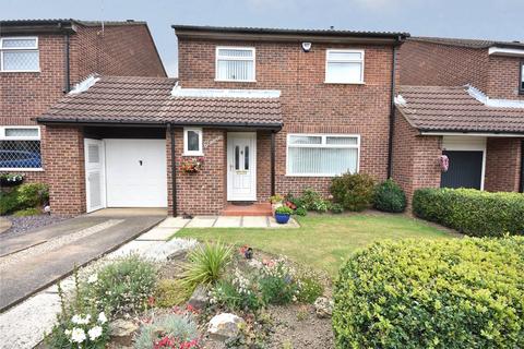 Mail Close, Leeds, West Yorkshire 4 bed detached house for sale