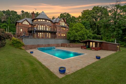 Bishops Lane Shirrell Heath... 5 bed detached house for sale