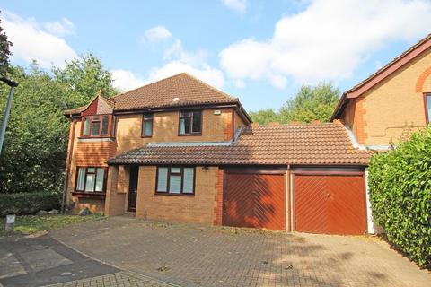 4 bedroom link detached house for sale