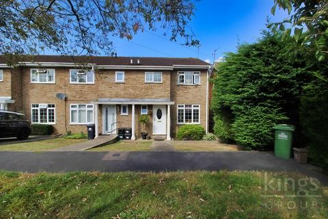 Grovedale Close, Cheshunt, Waltham Cross 3 bed end of terrace house for sale