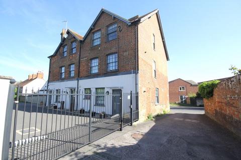 Thame 2 bed apartment for sale