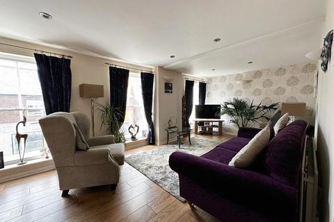 Apartment,  Station Road, Kenilworth 2 bed apartment for sale