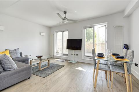 Shepherd's Bush W12 2 bed flat for sale