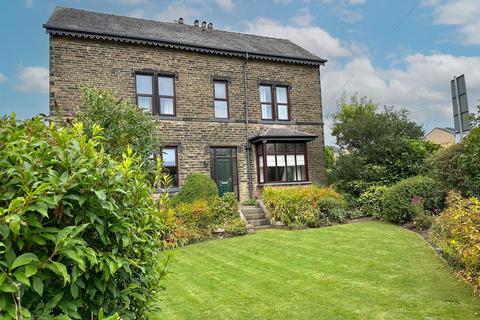 Glen Lee Lane, Keighley 4 bed end of terrace house for sale