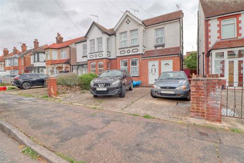 Clacton on Sea CO15 2 bed apartment for sale