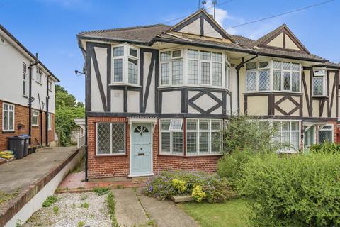 Aboyne Drive, Raynes Park 1 bed flat for sale