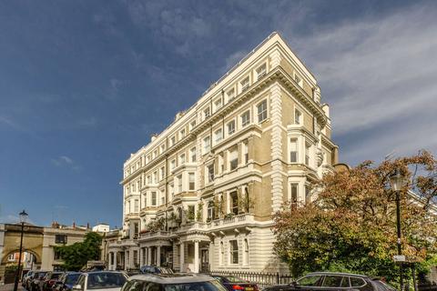 Cornwall Gardens, South Kensington... 2 bed flat for sale