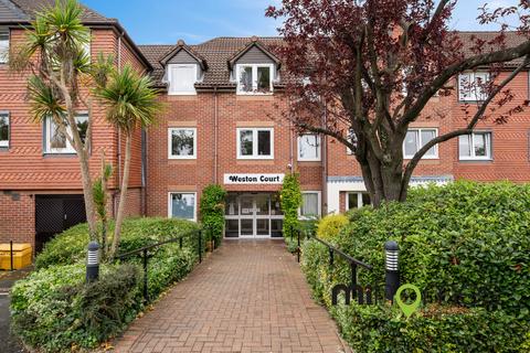 Farnham Close, London 2 bed ground floor flat for sale