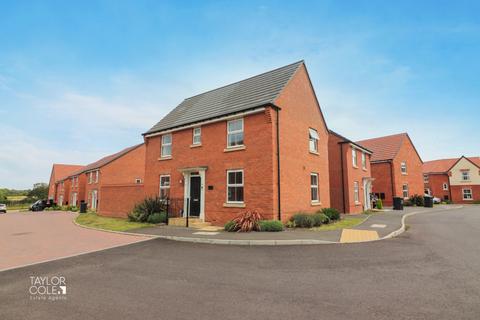 Gardiner Close, Tamworth 3 bed detached house for sale
