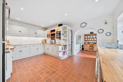 Ashford Road, Faversham, ME13 5 bed detached house for sale