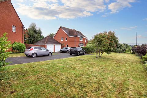 Follis Walk, Coventry CV4 5 bed detached house for sale