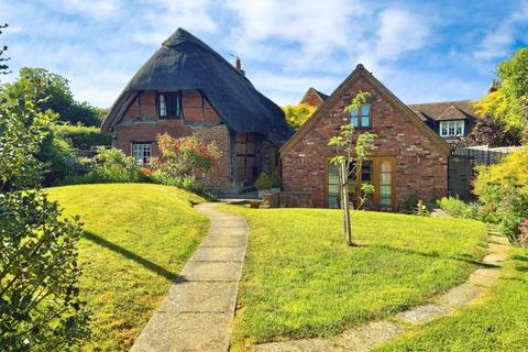 3 bedroom cottage for sale