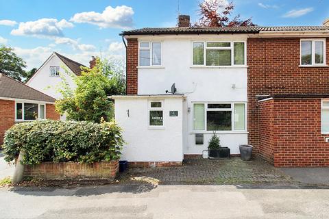 Chapel Street,  Farnborough, GU14 3 bed end of terrace house for sale