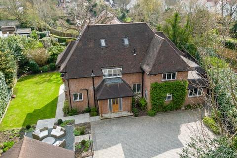 6 bedroom detached house for sale