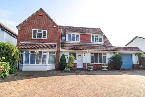 6 bedroom detached house for sale