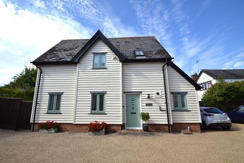 2 bedroom detached house for sale