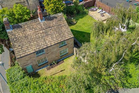 Northfield Lane, Wakefield WF4 3 bed detached house for sale