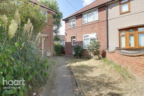 Wood Lane, Dagenham 1 bed maisonette for sale