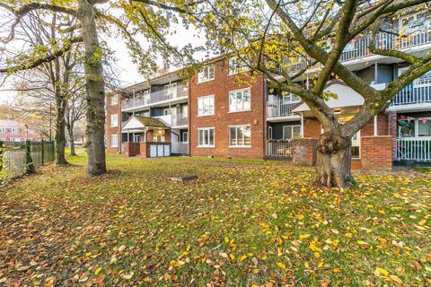 Lockett Gardens, Salford 2 bed apartment for sale