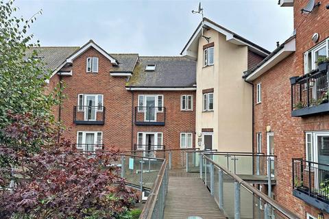 Lumley Road, Horley 2 bed flat for sale