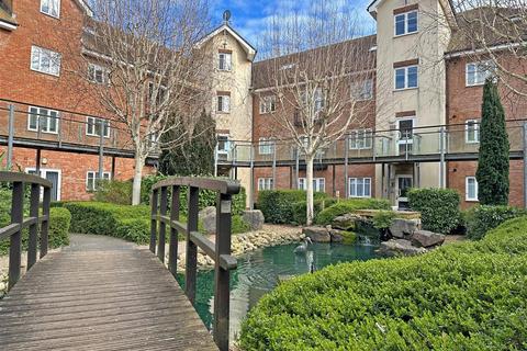 Lumley Road, Horley 2 bed flat for sale
